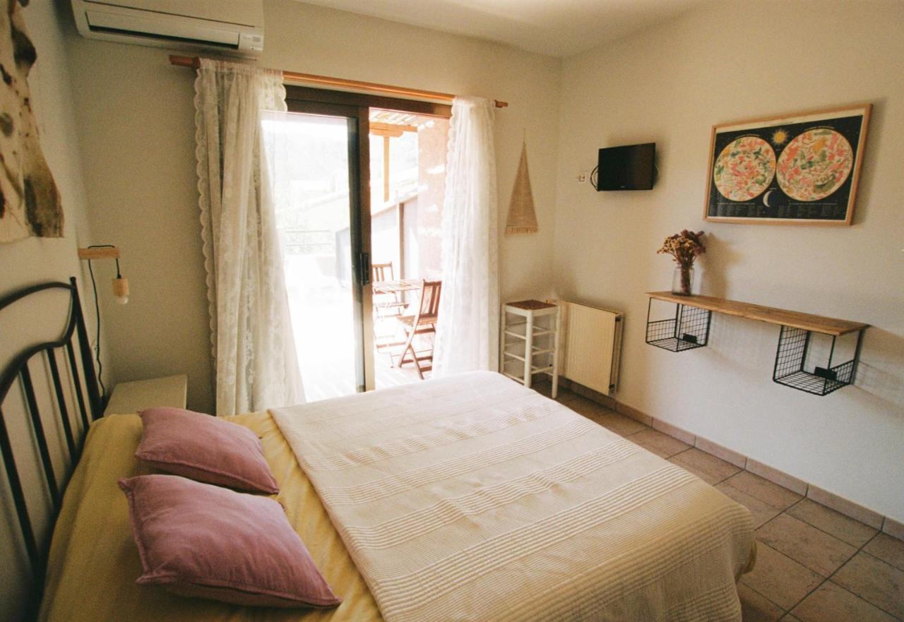 Hostal De L'Aigua Sant Llorenc de la Muga Exterior photo
